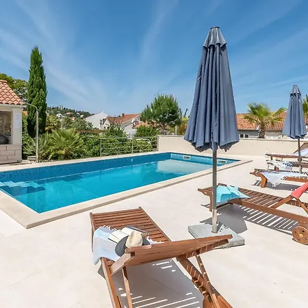 2 Pools-7 By Interhome Apartamento Sutivan