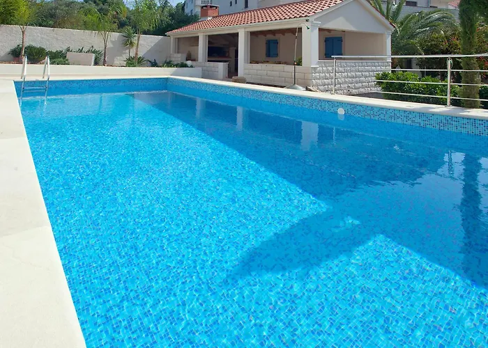 2 Pools-7 By Interhome *