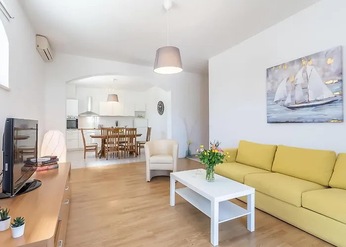 2 Pools-7 By Interhome Apartamento Sutivan
