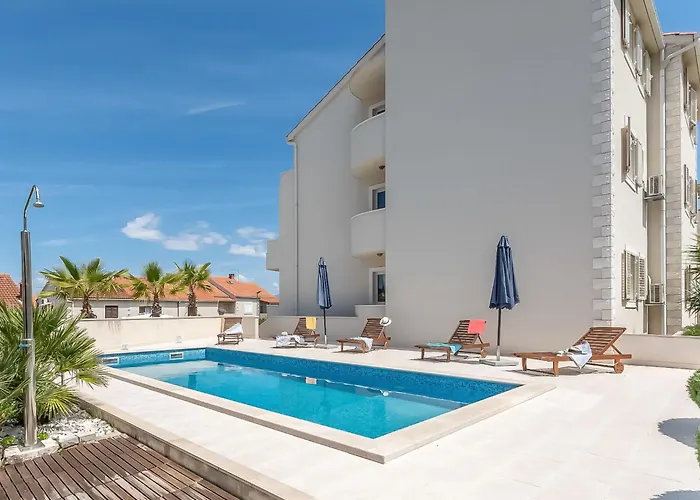 2 Pools-7 By Interhome Apartamento *