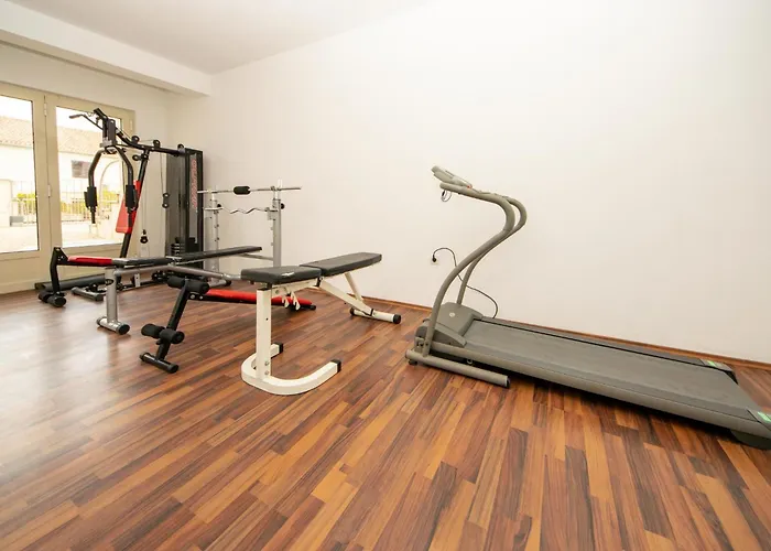 2 Pools-7 By Interhome Apartamento Sutivan